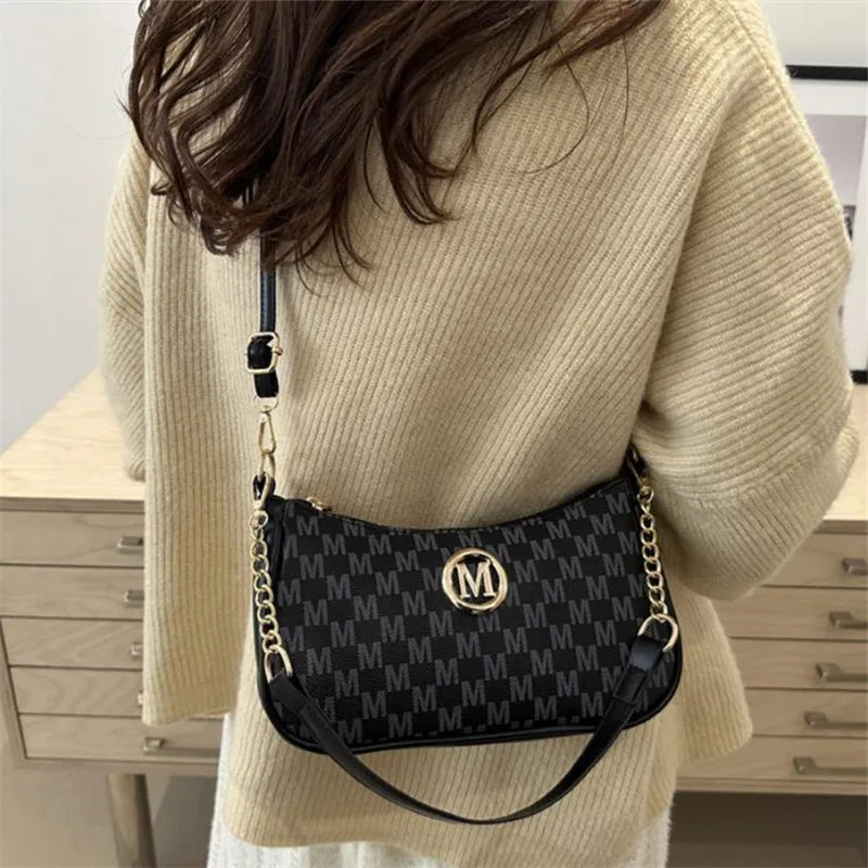 Maisonelle – Diseño Vintage con Detalle Dorado Premium