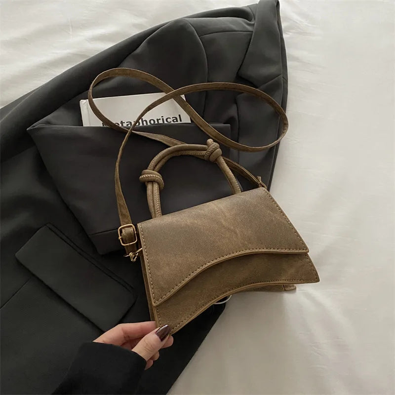 Valessia – Mini Bolso Cuadrado de Elegancia Atemporal
