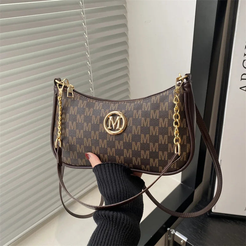 Maisonelle – Diseño Vintage con Detalle Dorado Premium
