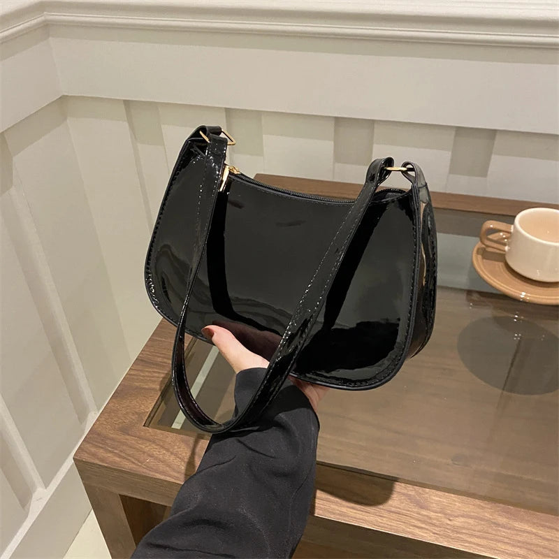 Veloura – Hobo Bag de Cuero PU con Elegancia Atemporal