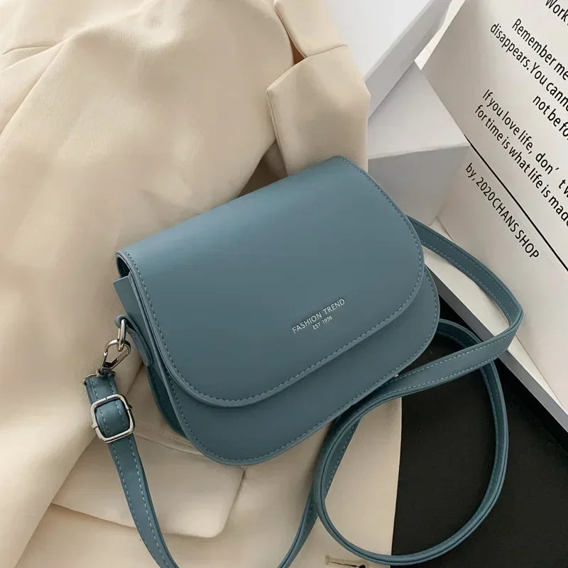 Évanna – Saddle Bag de Cuero PU con Diseño Elegante